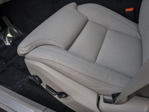 New 2026 Volvo XC60 B5 Ultra w/ Protection Package Premier image 33