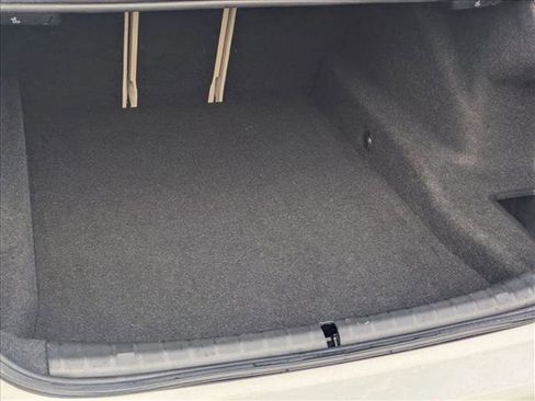 Used 2018 BMW 530i w/ Premium Package image 6