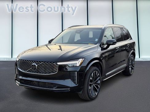 Used 2025 Volvo XC90 B6 Plus image 9