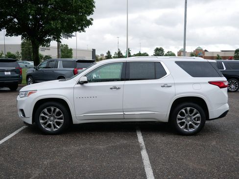 Used 2019 Chevrolet Traverse Premier AWD/4WD image 6