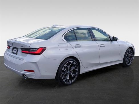 Certified 2025 BMW 330i xDrive Sedan image 9