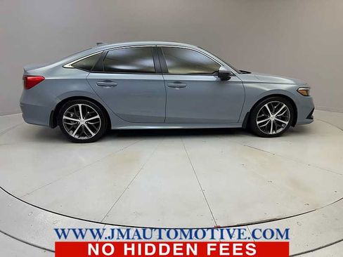 Used 2022 Honda Civic Touring image 6