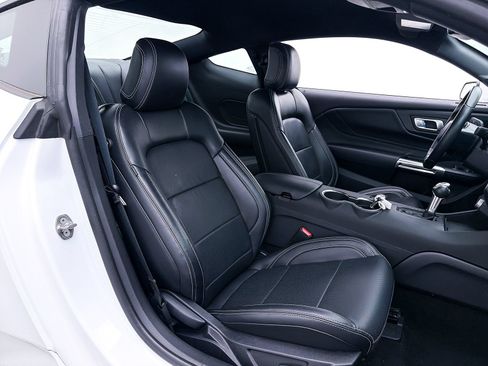 Used 2025 Ford Mustang Premium RWD image 36