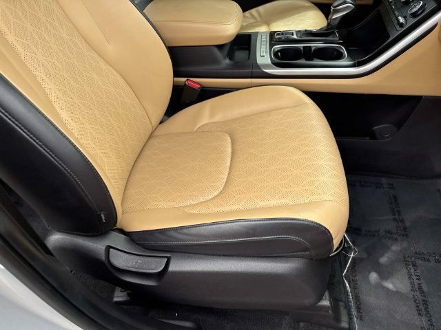 Used 2023 Kia Carnival LX FWD image 10