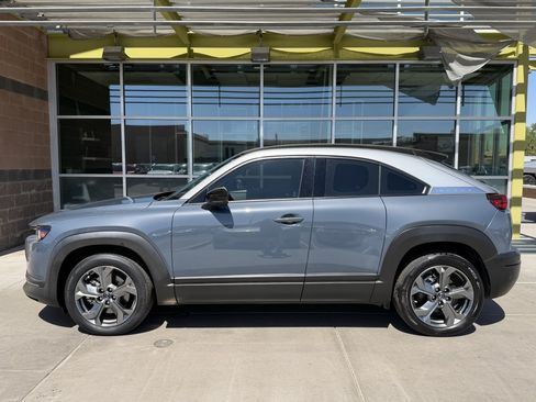 Used 2022 MAZDA MX-30 Electric w/ Premium Plus Pkg FWD image 7