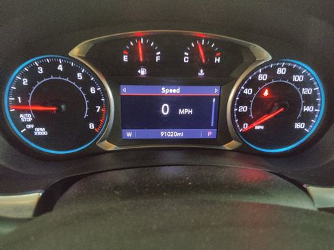 Used 2021 Chevrolet Traverse LT FWD image 23