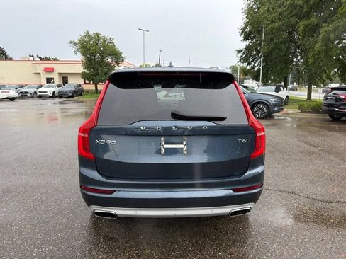 Used 2020 Volvo XC90 T6 Momentum AWD/4WD image 5