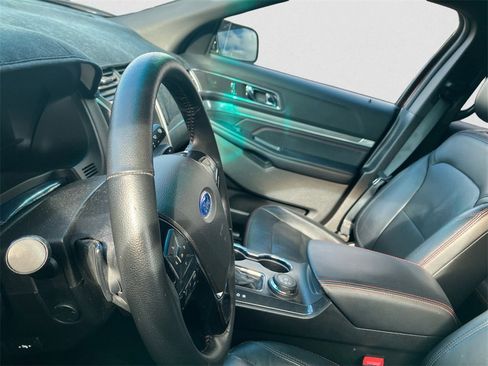 Used 2016 Ford Explorer Sport w/ Equipment Group 401A image 8