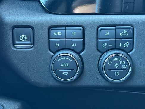 Used 2024 Chevrolet Silverado 1500 RST AWD/4WD image 35