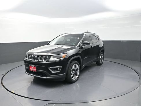 Used 2018 Jeep Compass Limited w/ Navigation Group AWD/4WD image 34