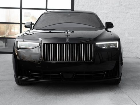 Used 2025 Rolls-Royce Ghost Black Badge AWD/4WD image 2