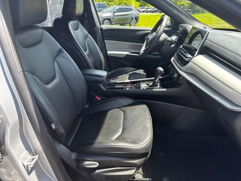 Used 2025 Jeep Compass Limited AWD/4WD image 14