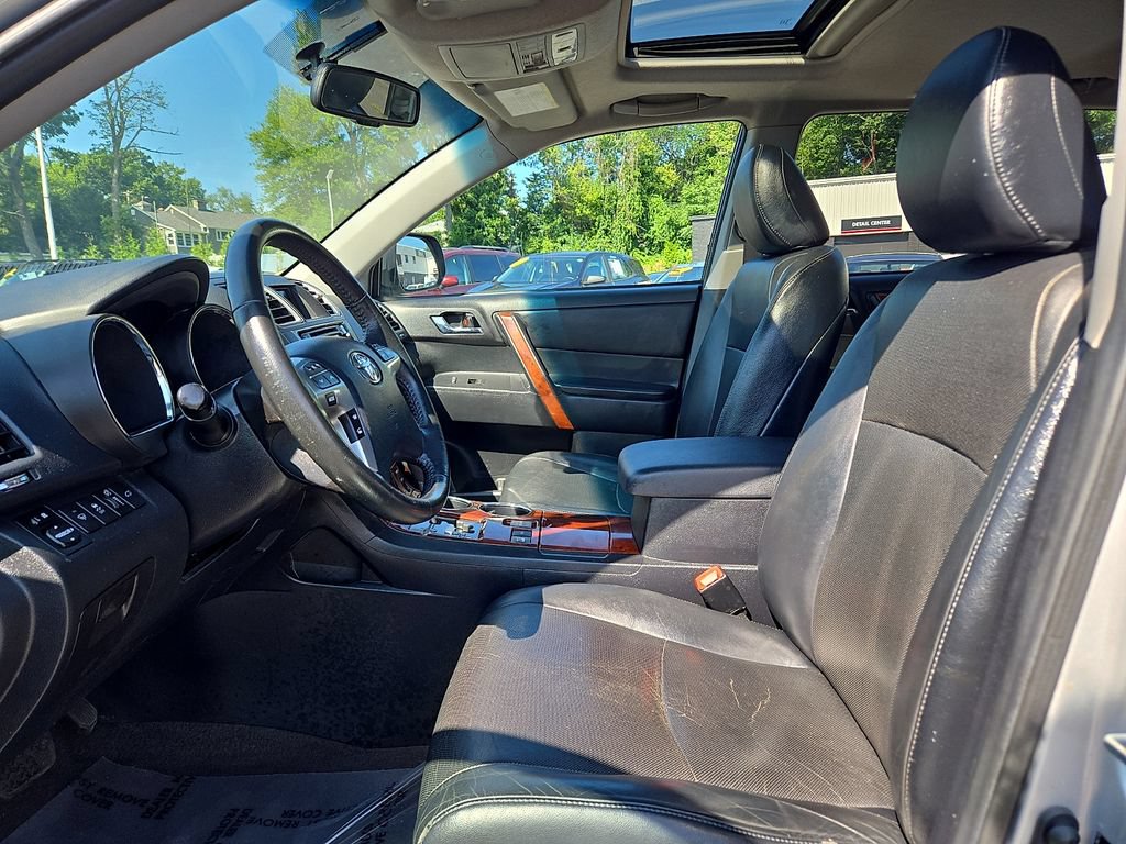 Used 2013 Toyota Highlander Limited AWD/4WD image 14