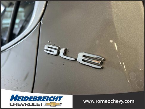 Used 2023 GMC Acadia SLE w/ Driver Convenience Package image 36