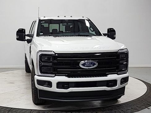 Used 2025 Ford F250 Platinum image 2