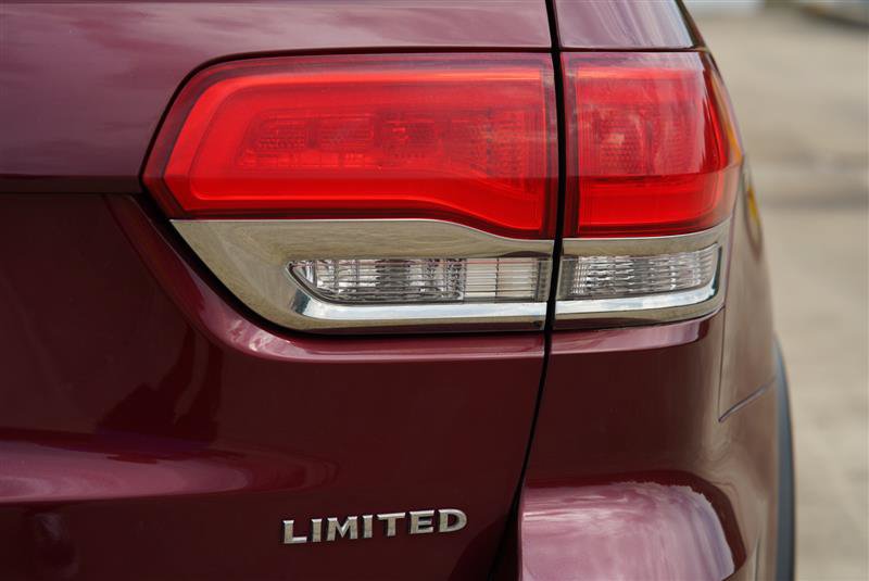 Used 2018 Jeep Grand Cherokee Limited AWD/4WD image 33