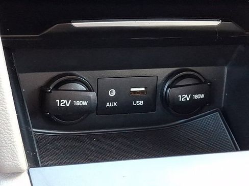 Used 2018 Hyundai Elantra SE w/ SE Connectivity Package 04 FWD image 30