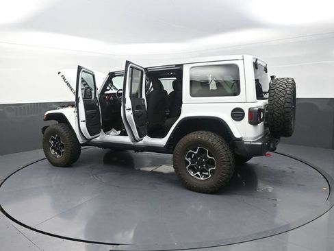 Used 2023 Jeep Wrangler Unlimited Rubicon w/ Cold Weather Group AWD/4WD image 34