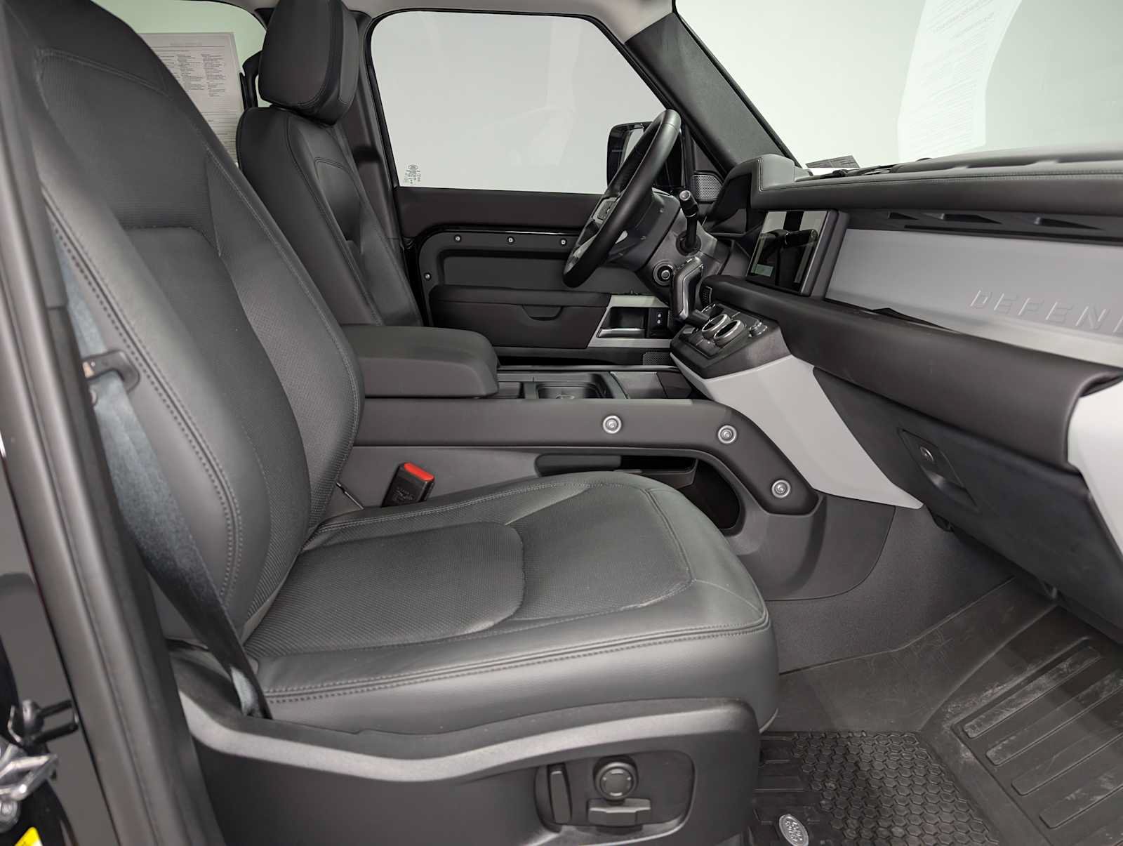 Used 2024 Land Rover Defender 110 S AWD/4WD image 43