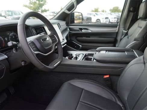 New 2025 Jeep Wagoneer L Series II w/ Premium Group I image 22