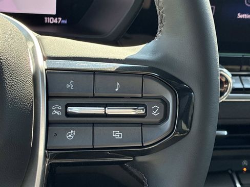 Used 2025 Chevrolet Colorado Trail Boss AWD/4WD image 27