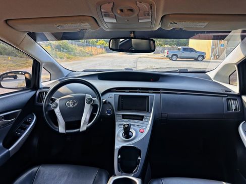 Used 2013 Toyota Prius Five FWD image 11