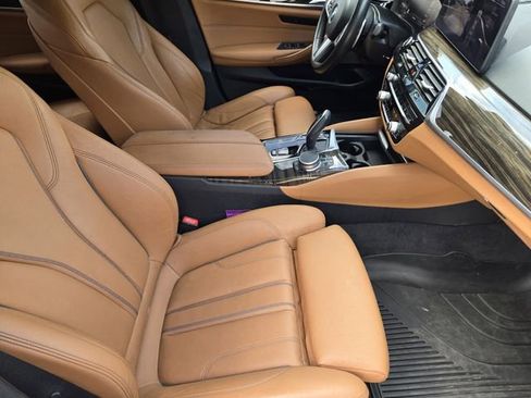 Used 2021 BMW 530i RWD image 10
