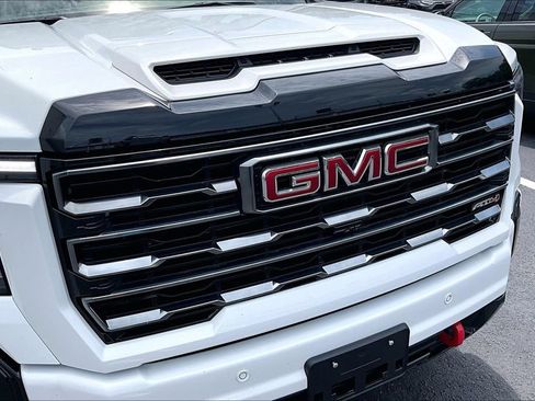 Used 2025 GMC Sierra 2500 AT4 w/ AT4 Premium Plus Package AWD/4WD image 34