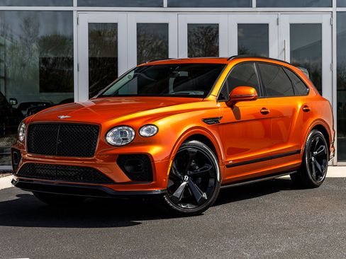 Used 2021 Bentley Bentayga image 1