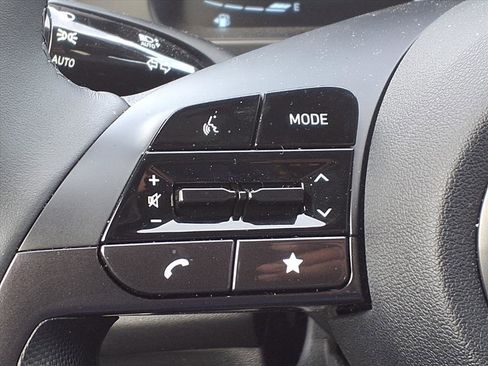 Certified 2025 Hyundai Elantra Sport image 13