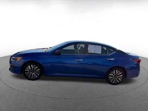 Used 2025 Nissan Altima 2.5 SV image 9