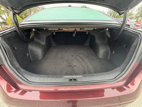 Used 2024 Nissan Altima 2.5 SV image 19