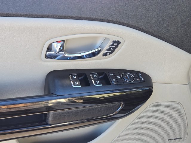 Used 2020 Kia Sedona SX FWD image 18