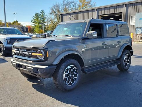 New 2025 Ford Bronco Outer Banks image 8