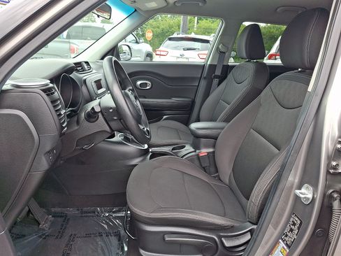 Used 2016 Kia Soul FWD image 13