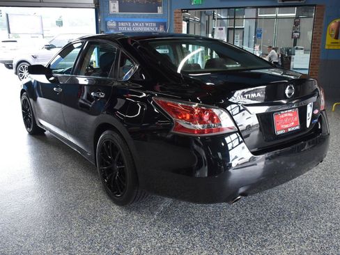 Used 2013 Nissan Altima 2.5 S FWD image 7