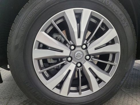 Used 2019 Nissan Pathfinder S image 31