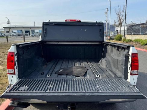 Used 2011 Nissan Titan SV w/ SV Premium Utility Pkg image 15