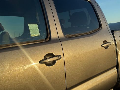 Used 2012 Toyota Tacoma 4x4 Double Cab image 17