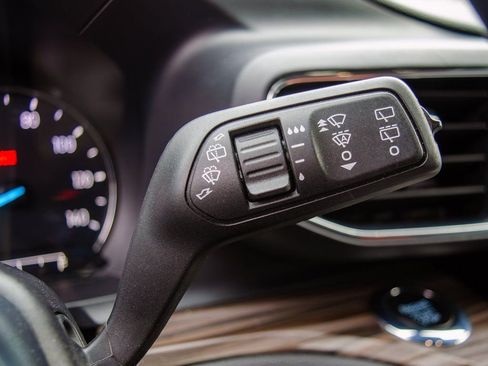 Used 2023 Ford Explorer Limited image 18