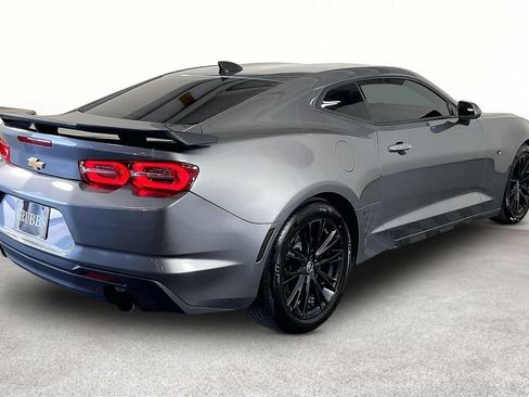 Used 2021 Chevrolet Camaro LT RWD image 4
