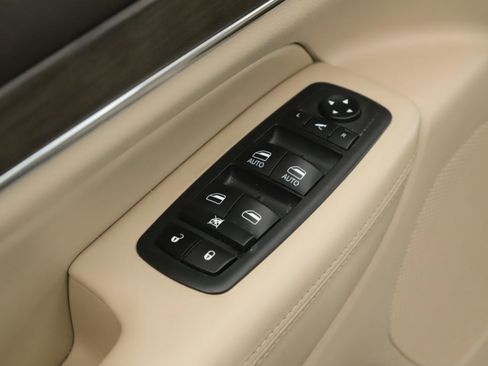 Used 2021 Jeep Grand Cherokee Overland image 8