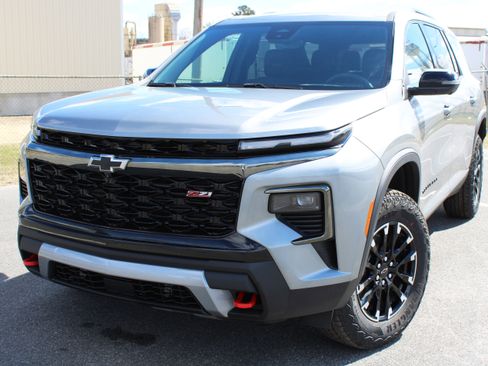 New 2026 Chevrolet Traverse Z71 w/ Driver Confidence Package image 1