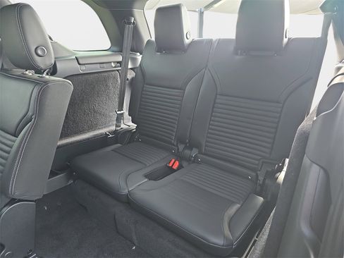 New 2026 Land Rover Discovery Limited Edition image 12