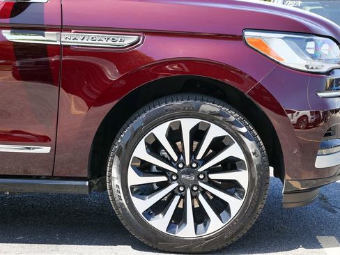 Used 2023 Lincoln Navigator L Reserve AWD/4WD image 18