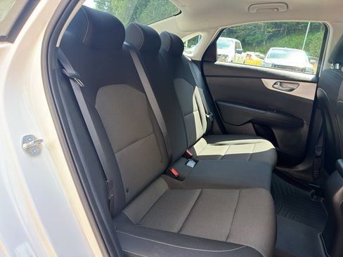 Used 2023 Kia Forte LXS w/ LXS Technology Package FWD image 18