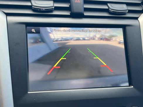 Used 2013 Ford Fusion SE FWD image 19