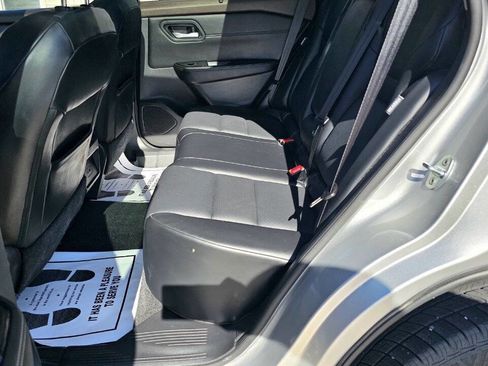 Used 2022 Nissan Rogue SV w/ SV Premium Package image 13