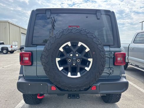Used 2025 Jeep Wrangler Unlimited Rubicon AWD/4WD image 6