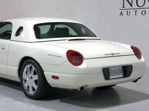 Used 2002 Ford Thunderbird image 27